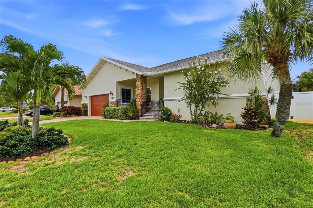 En Venta: $1,295,000 (3 camas, 2 baños, 2600 Pies cuadrados)