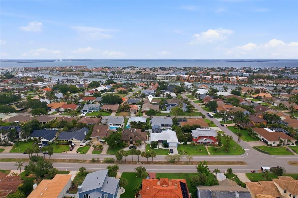 En Venta: $1,295,000 (3 camas, 2 baños, 2600 Pies cuadrados)