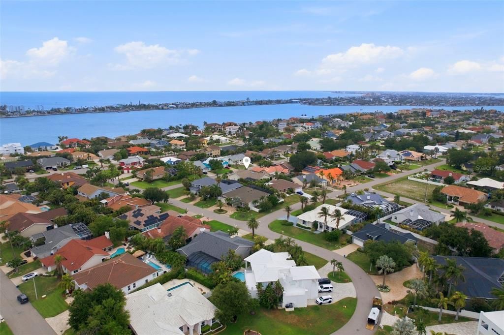 En Venta: $1,295,000 (3 camas, 2 baños, 2600 Pies cuadrados)