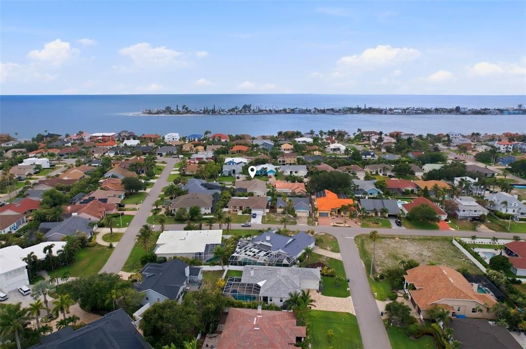 En Venta: $1,295,000 (3 camas, 2 baños, 2600 Pies cuadrados)