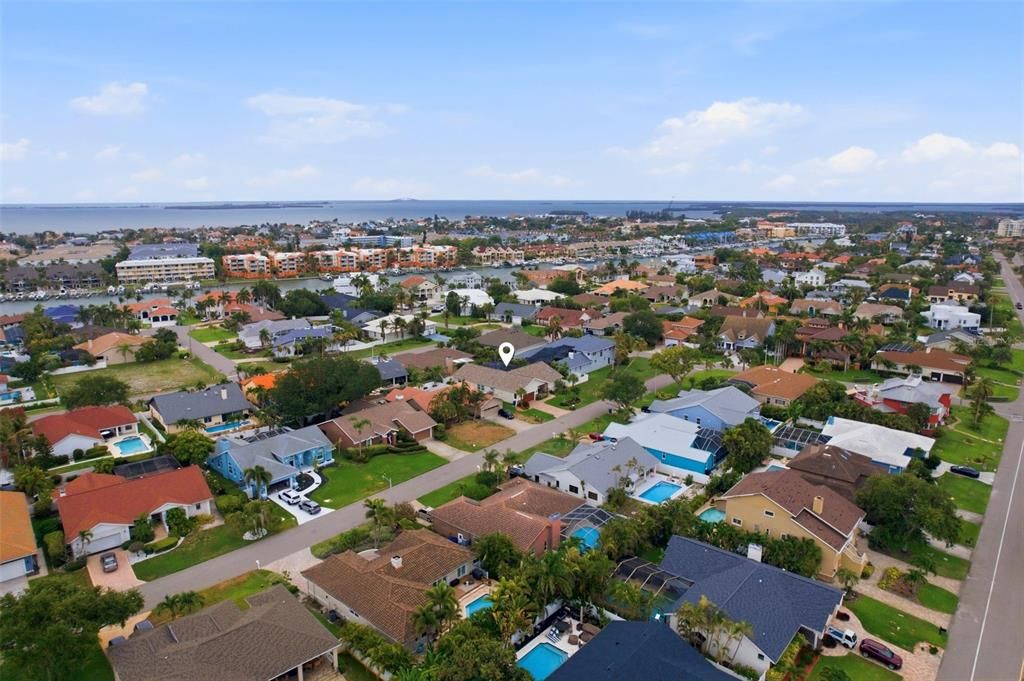 En Venta: $1,295,000 (3 camas, 2 baños, 2600 Pies cuadrados)