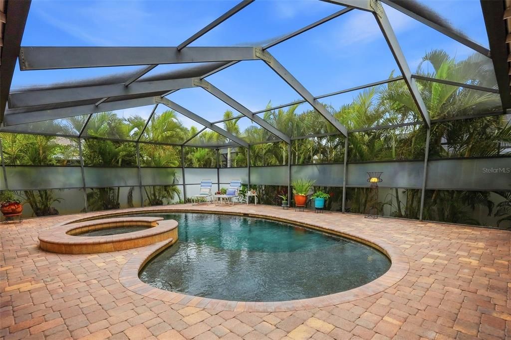 En Venta: $1,295,000 (3 camas, 2 baños, 2600 Pies cuadrados)