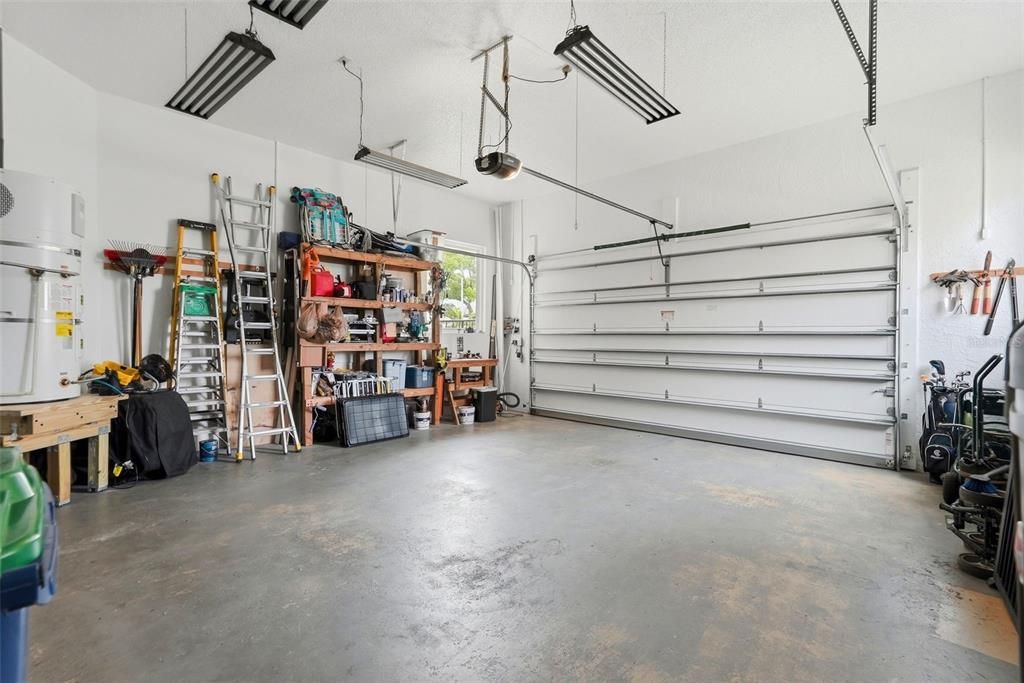 En Venta: $1,295,000 (3 camas, 2 baños, 2600 Pies cuadrados)