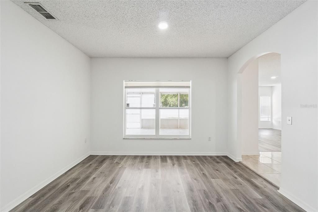 For Sale: $310,000 (3 beds, 2 baths, 1609 Square Feet)