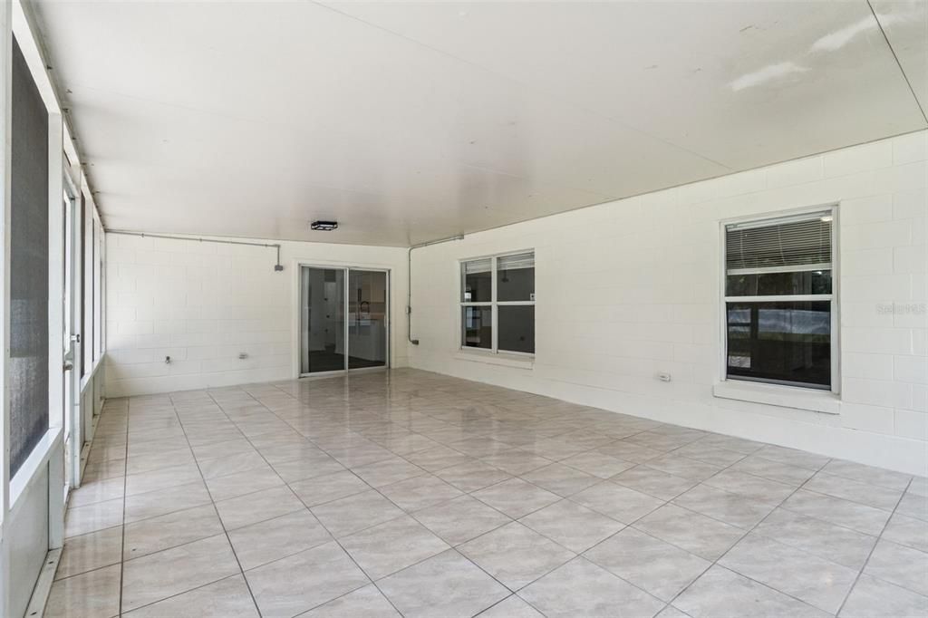 For Sale: $310,000 (3 beds, 2 baths, 1609 Square Feet)