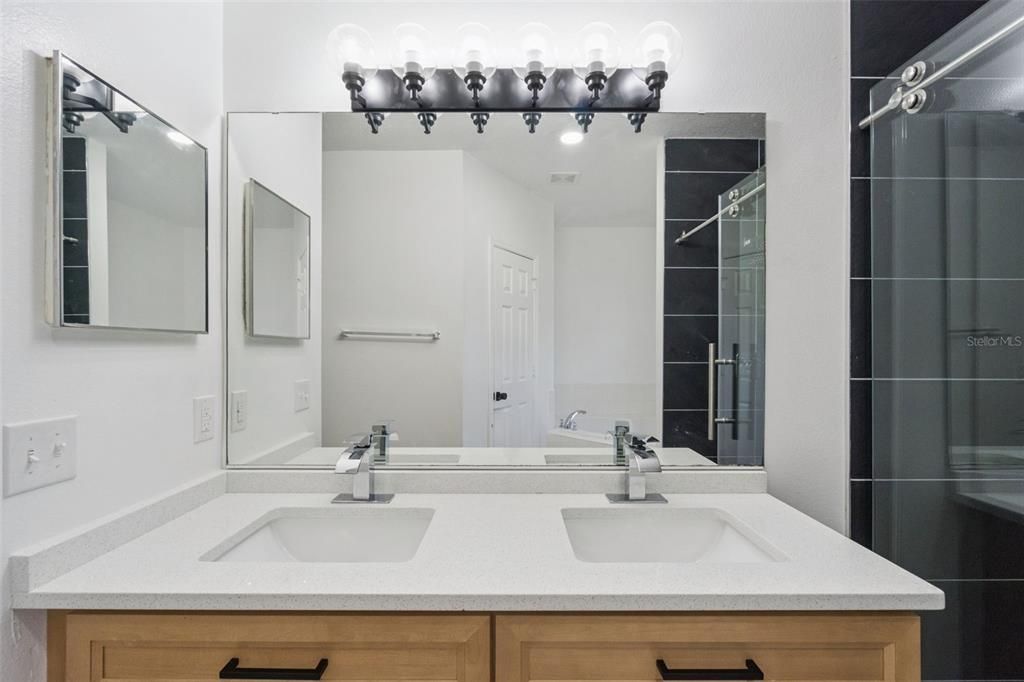 For Sale: $310,000 (3 beds, 2 baths, 1609 Square Feet)