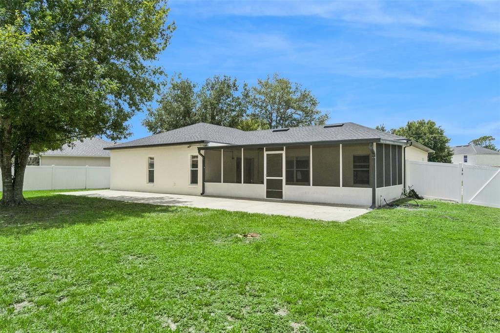 For Sale: $310,000 (3 beds, 2 baths, 1609 Square Feet)