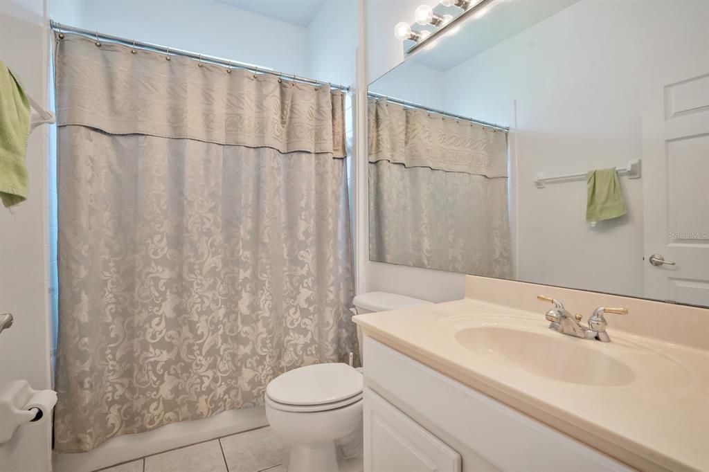 En Venta: $529,995 (4 camas, 3 baños, 2251 Pies cuadrados)