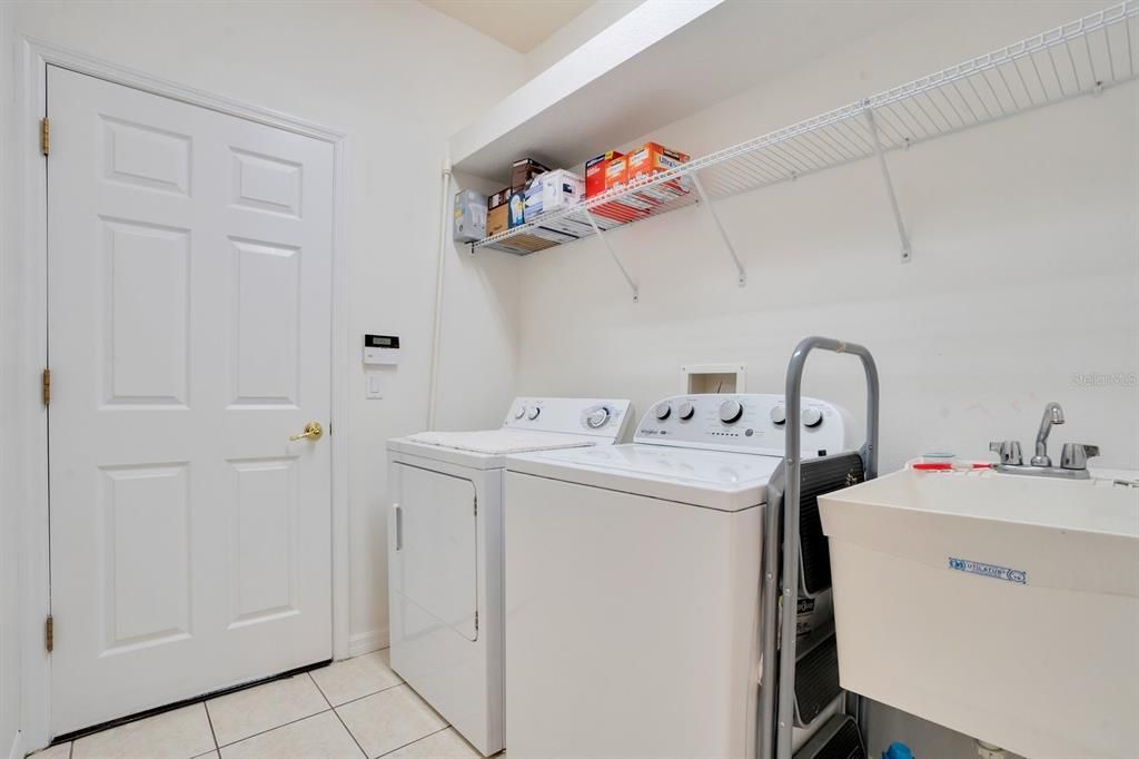 En Venta: $529,995 (4 camas, 3 baños, 2251 Pies cuadrados)