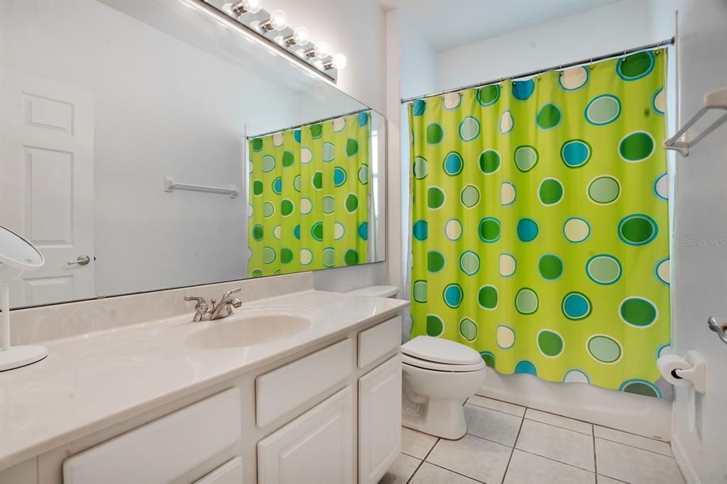 En Venta: $529,995 (4 camas, 3 baños, 2251 Pies cuadrados)