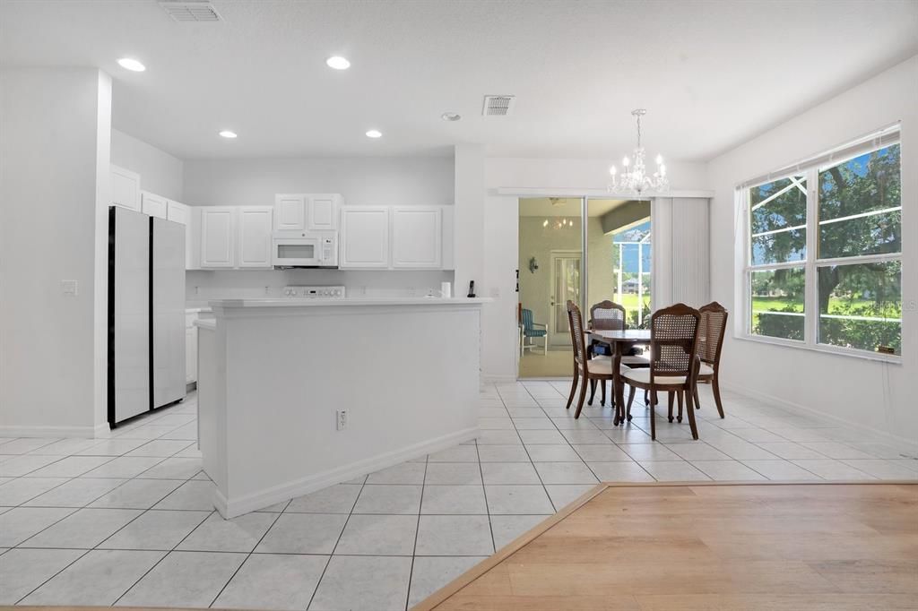En Venta: $529,995 (4 camas, 3 baños, 2251 Pies cuadrados)