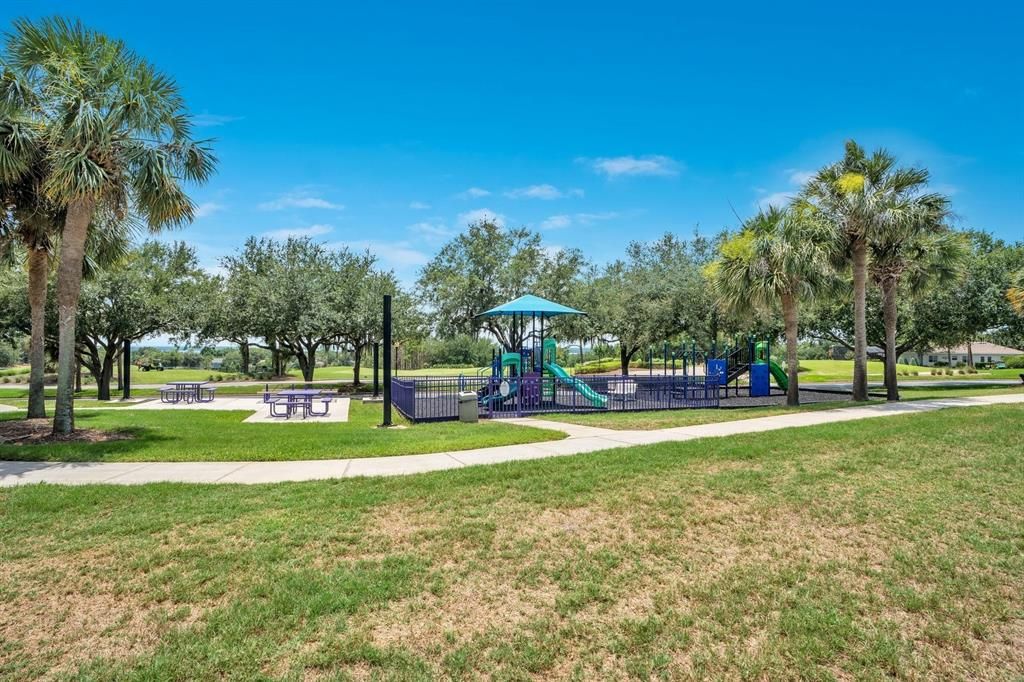 En Venta: $529,995 (4 camas, 3 baños, 2251 Pies cuadrados)
