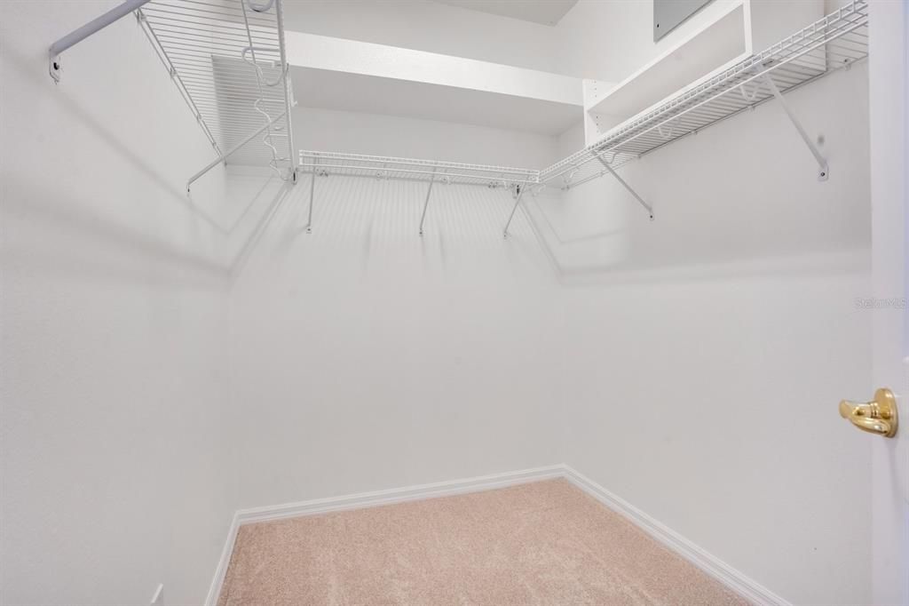 En Venta: $529,995 (4 camas, 3 baños, 2251 Pies cuadrados)