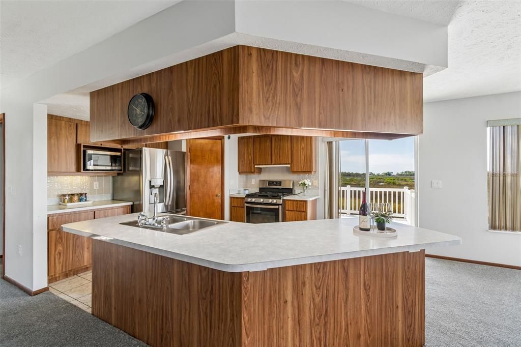 For Sale: $800,000 (2 beds, 2 baths, 1544 Square Feet)