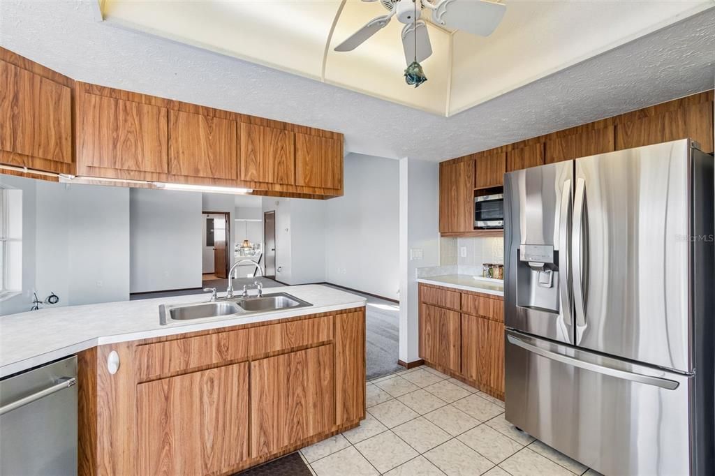 For Sale: $800,000 (2 beds, 2 baths, 1544 Square Feet)