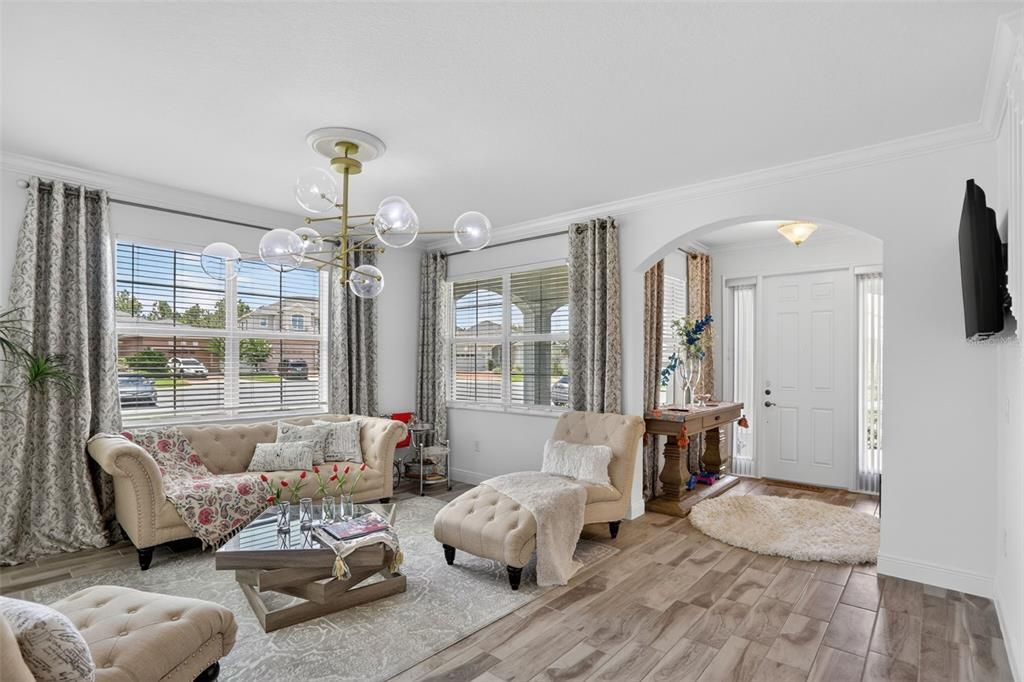 For Sale: $499,995 (4 beds, 3 baths, 2568 Square Feet)