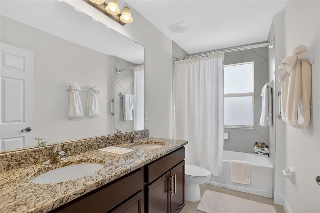 For Sale: $499,995 (4 beds, 3 baths, 2568 Square Feet)