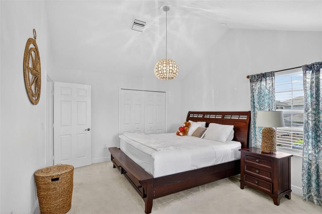 For Sale: $499,995 (4 beds, 3 baths, 2568 Square Feet)