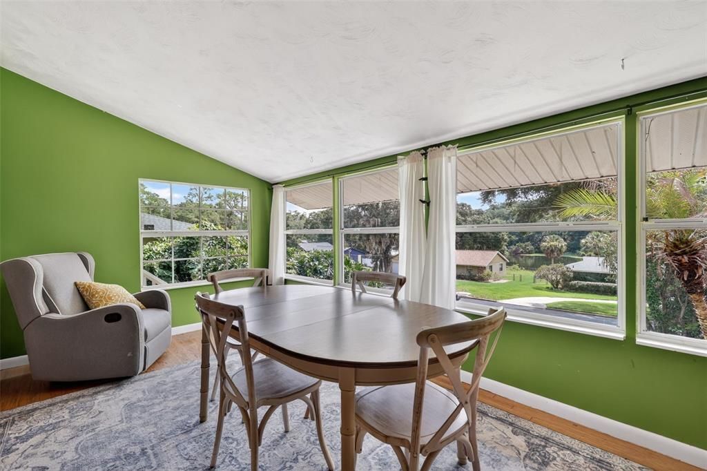 En Venta: $365,000 (3 camas, 3 baños, 1655 Pies cuadrados)