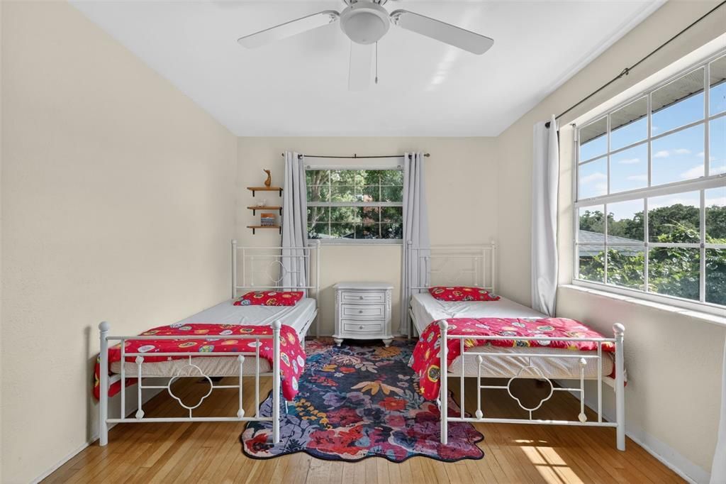 En Venta: $365,000 (3 camas, 3 baños, 1655 Pies cuadrados)