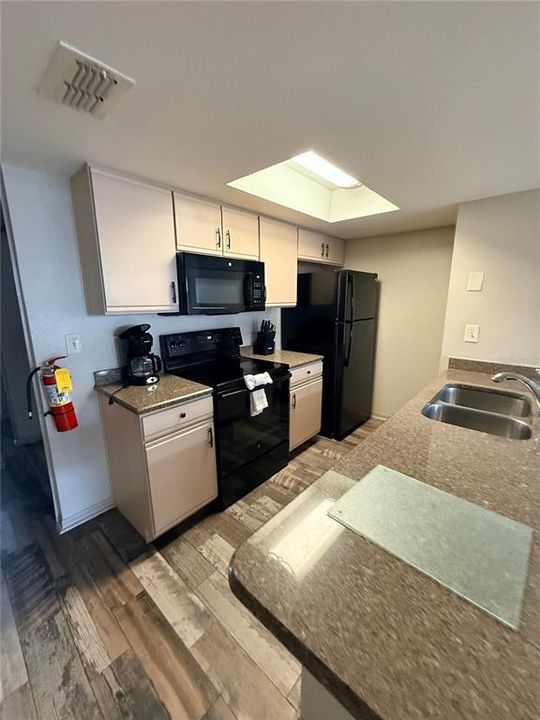 В аренду: $1,699 (3 спален, 2 ванн, 1220 Квадратных фут)