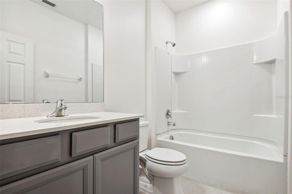 В аренду: $2,600 (3 спален, 2 ванн, 1702 Квадратных фут)