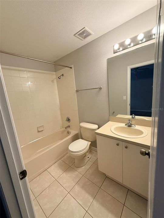 For Rent: $1,800 (2 beds, 2 baths, 1340 Square Feet)