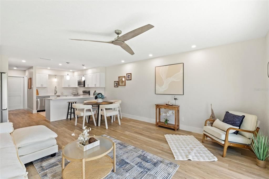 For Sale: $249,900 (2 beds, 2 baths, 1184 Square Feet)