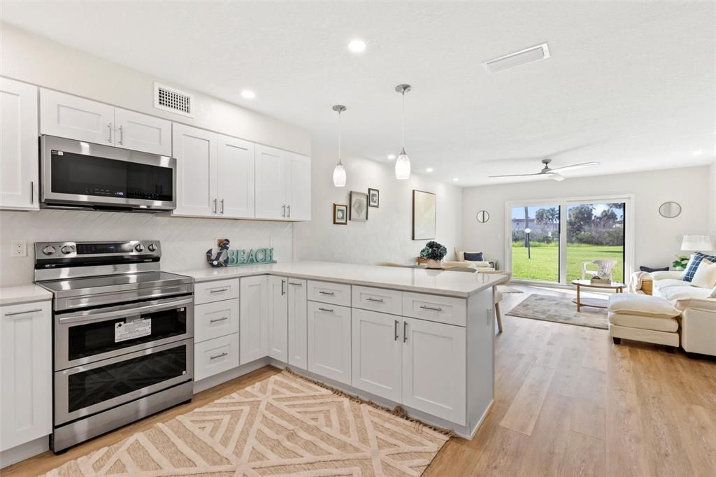 For Sale: $249,900 (2 beds, 2 baths, 1184 Square Feet)