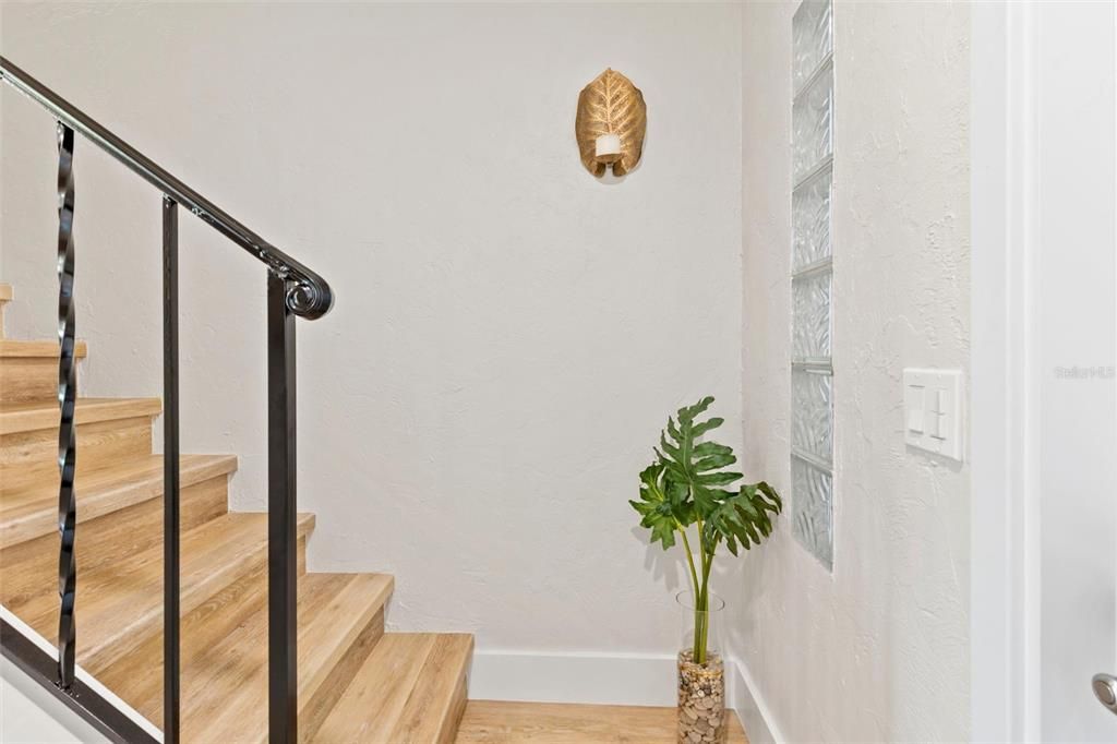 For Sale: $249,900 (2 beds, 2 baths, 1184 Square Feet)