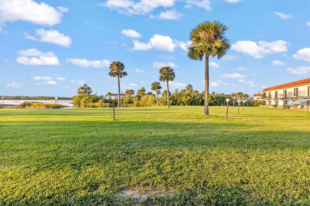 For Sale: $249,900 (2 beds, 2 baths, 1184 Square Feet)