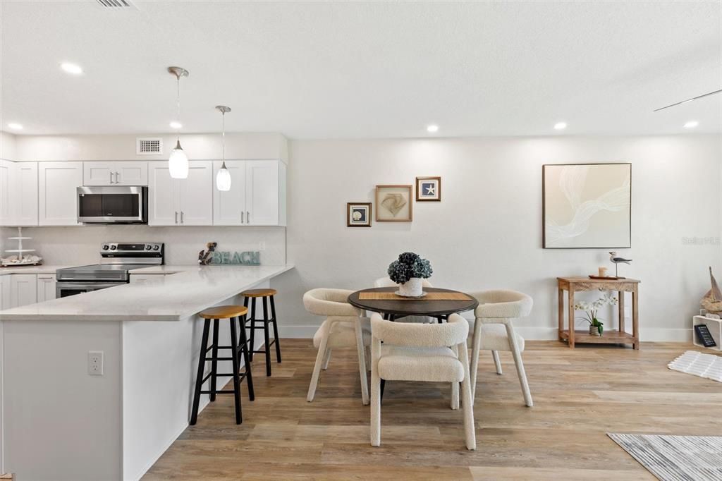 For Sale: $249,900 (2 beds, 2 baths, 1184 Square Feet)