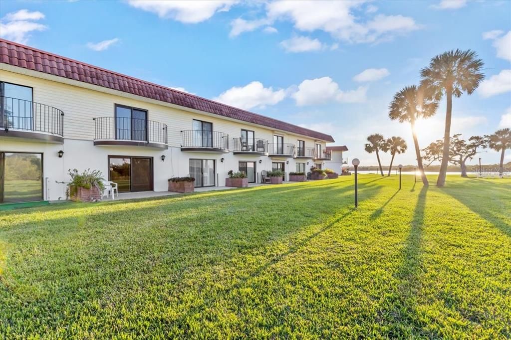 For Sale: $249,900 (2 beds, 2 baths, 1184 Square Feet)