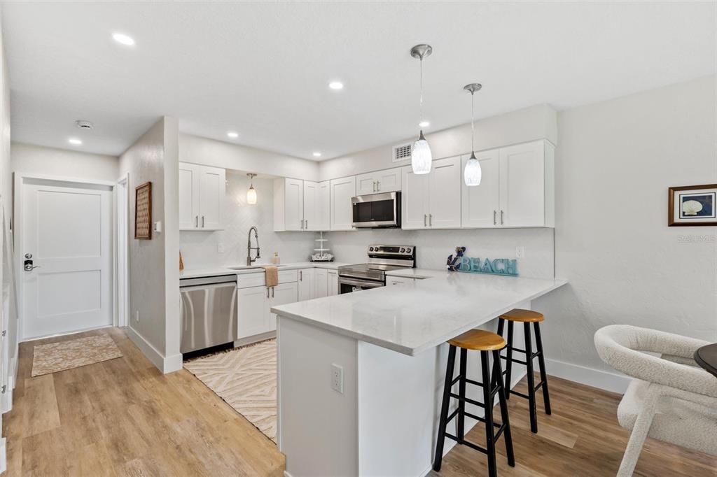 For Sale: $249,900 (2 beds, 2 baths, 1184 Square Feet)