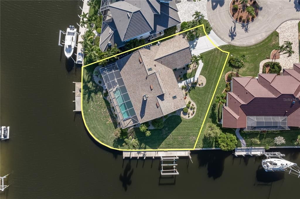 En Venta: $799,000 (3 camas, 3 baños, 2255 Pies cuadrados)