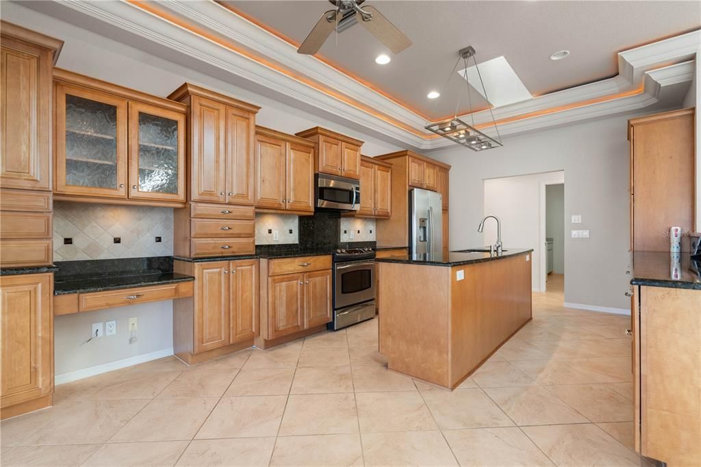En Venta: $799,000 (3 camas, 3 baños, 2255 Pies cuadrados)