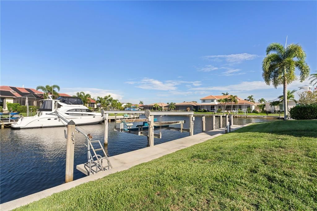 En Venta: $799,000 (3 camas, 3 baños, 2255 Pies cuadrados)