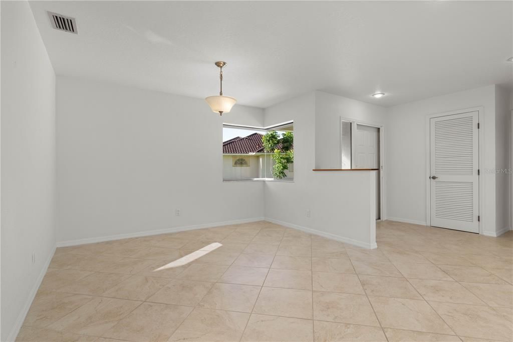 En Venta: $799,000 (3 camas, 3 baños, 2255 Pies cuadrados)