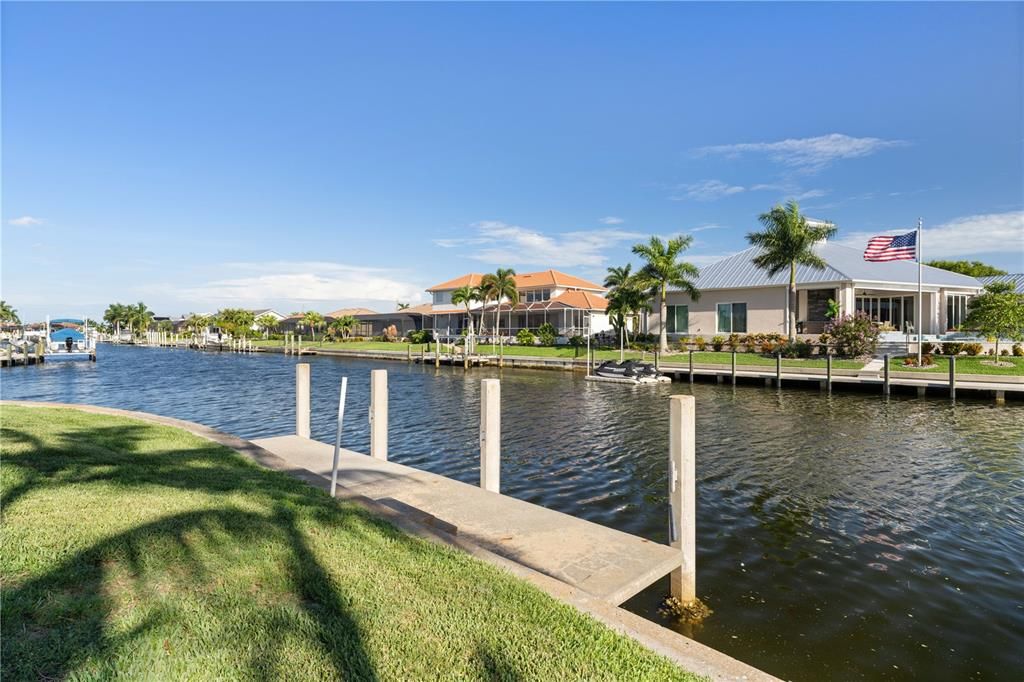 En Venta: $799,000 (3 camas, 3 baños, 2255 Pies cuadrados)