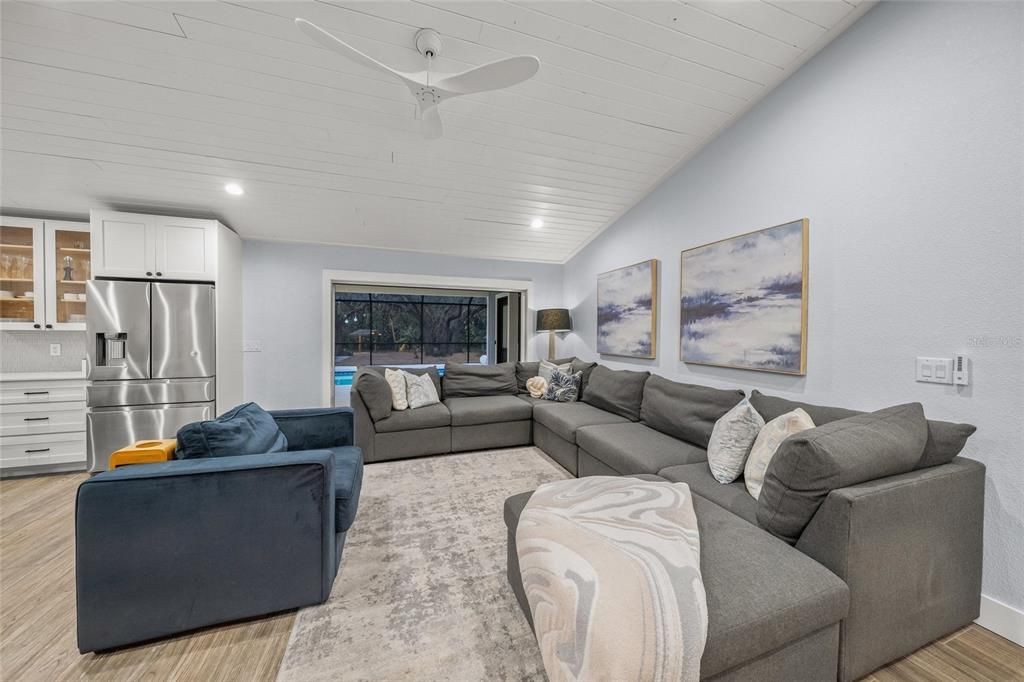 For Sale: $835,000 (3 beds, 2 baths, 2841 Square Feet)