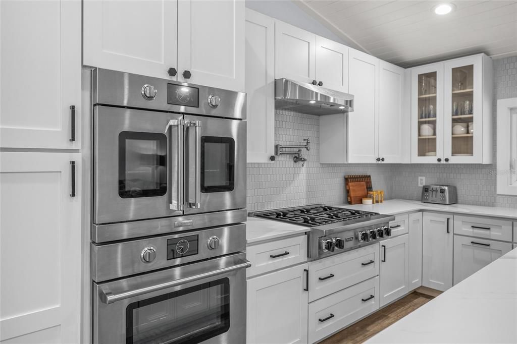 For Sale: $835,000 (3 beds, 2 baths, 2841 Square Feet)