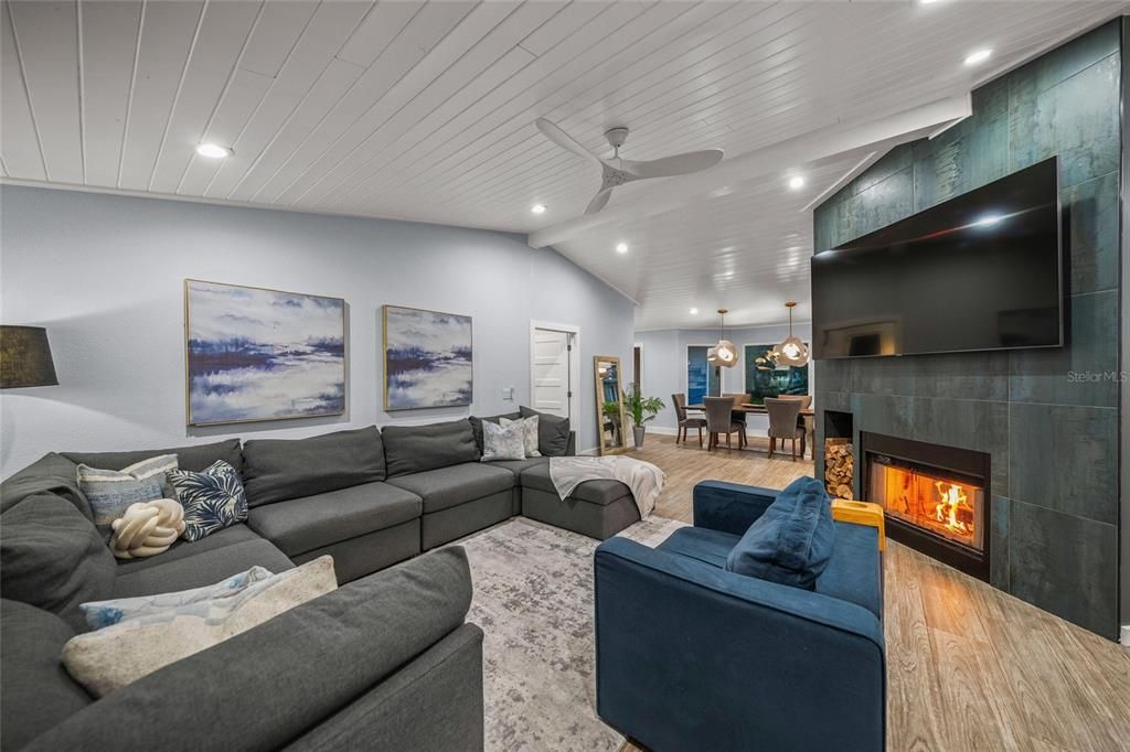 For Sale: $835,000 (3 beds, 2 baths, 2841 Square Feet)