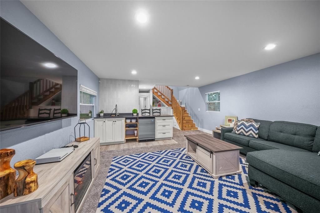 For Sale: $835,000 (3 beds, 2 baths, 2841 Square Feet)