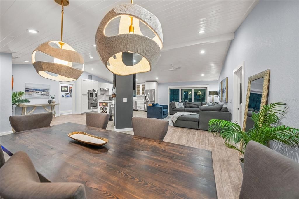 For Sale: $835,000 (3 beds, 2 baths, 2841 Square Feet)