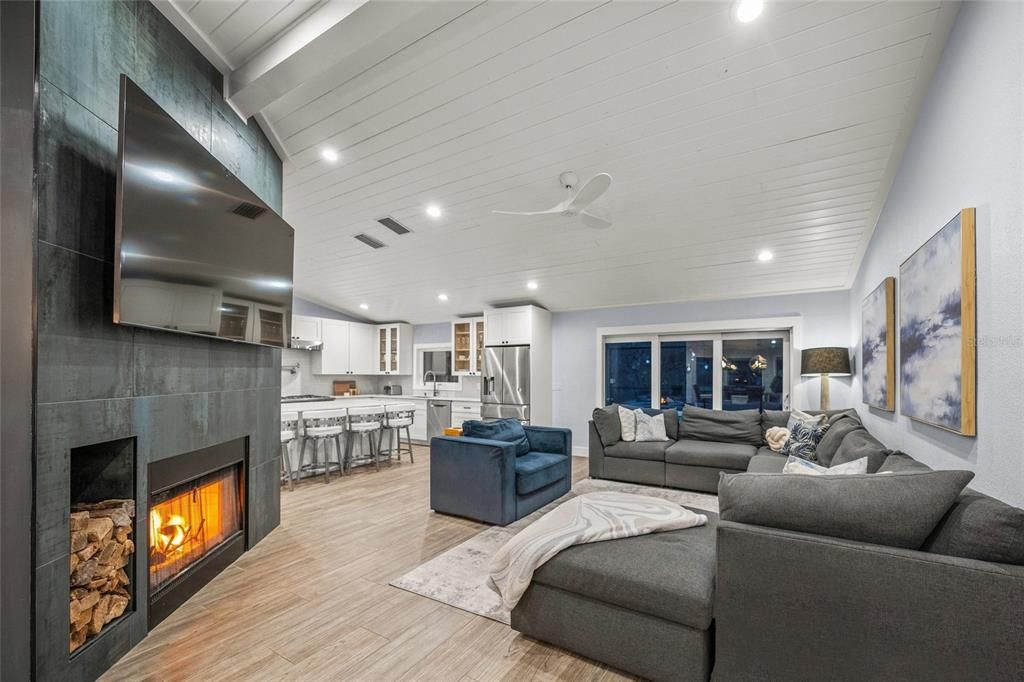 For Sale: $835,000 (3 beds, 2 baths, 2841 Square Feet)