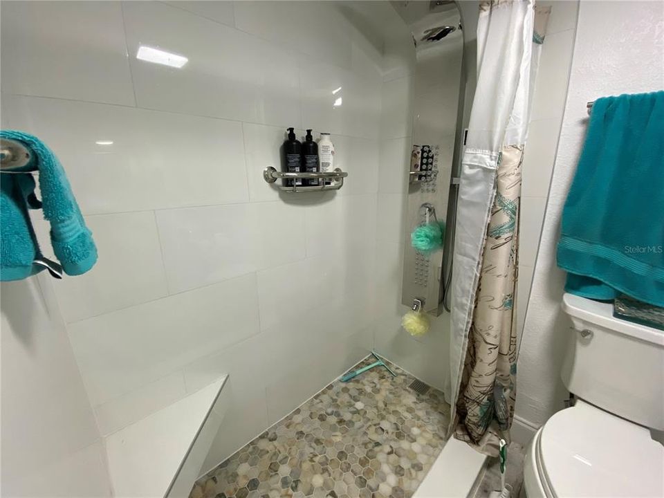 For Sale: $535,000 (2 beds, 1 baths, 750 Square Feet)