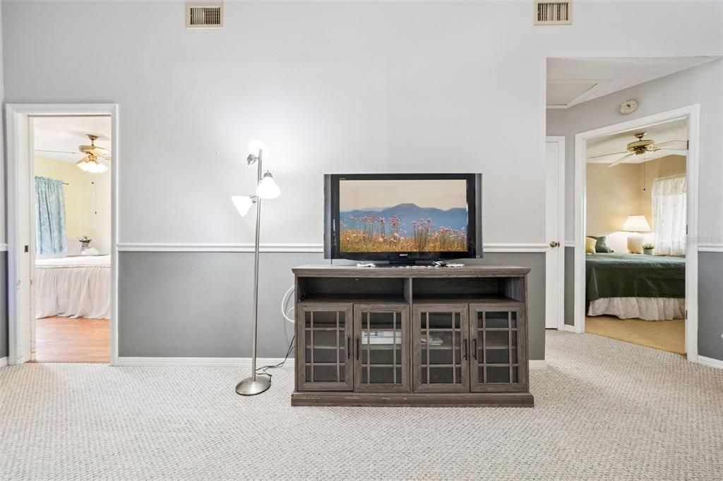 For Sale: $169,000 (2 beds, 2 baths, 845 Square Feet)