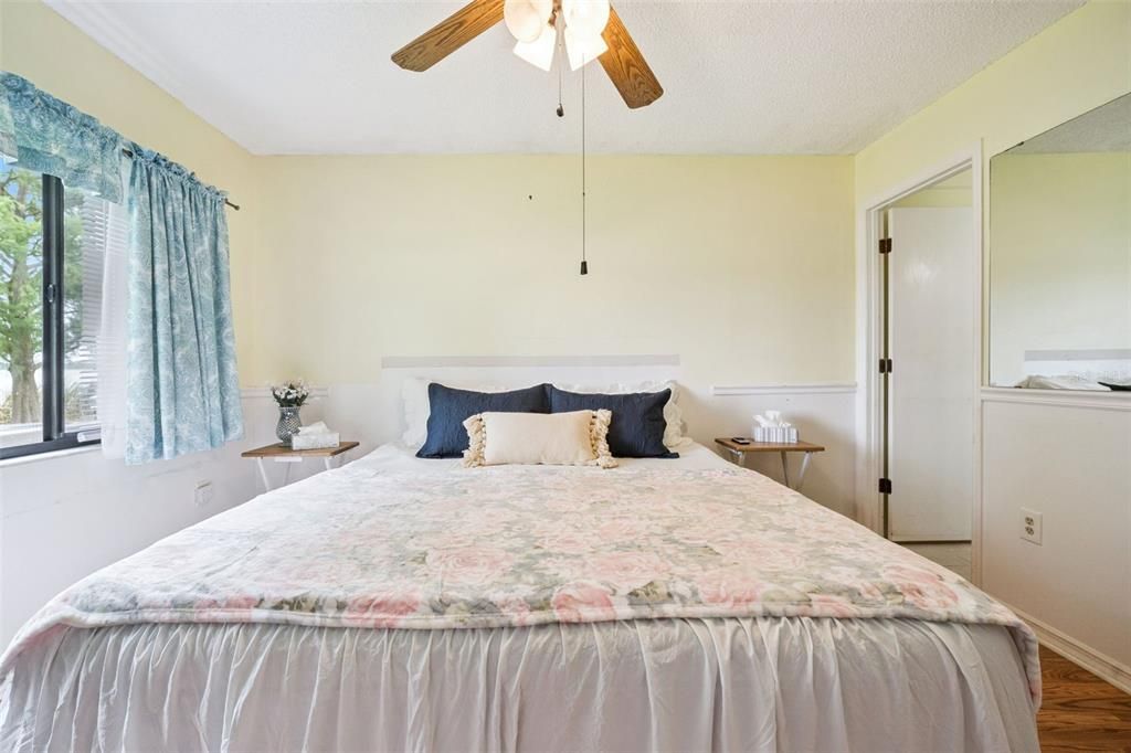 For Sale: $169,000 (2 beds, 2 baths, 845 Square Feet)