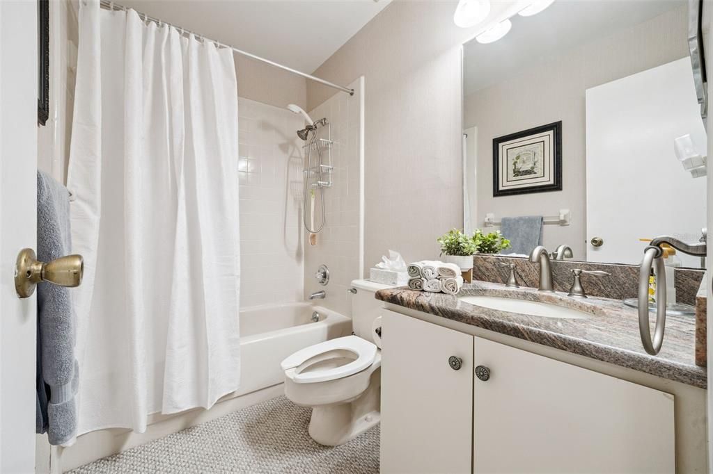 For Sale: $169,000 (2 beds, 2 baths, 845 Square Feet)