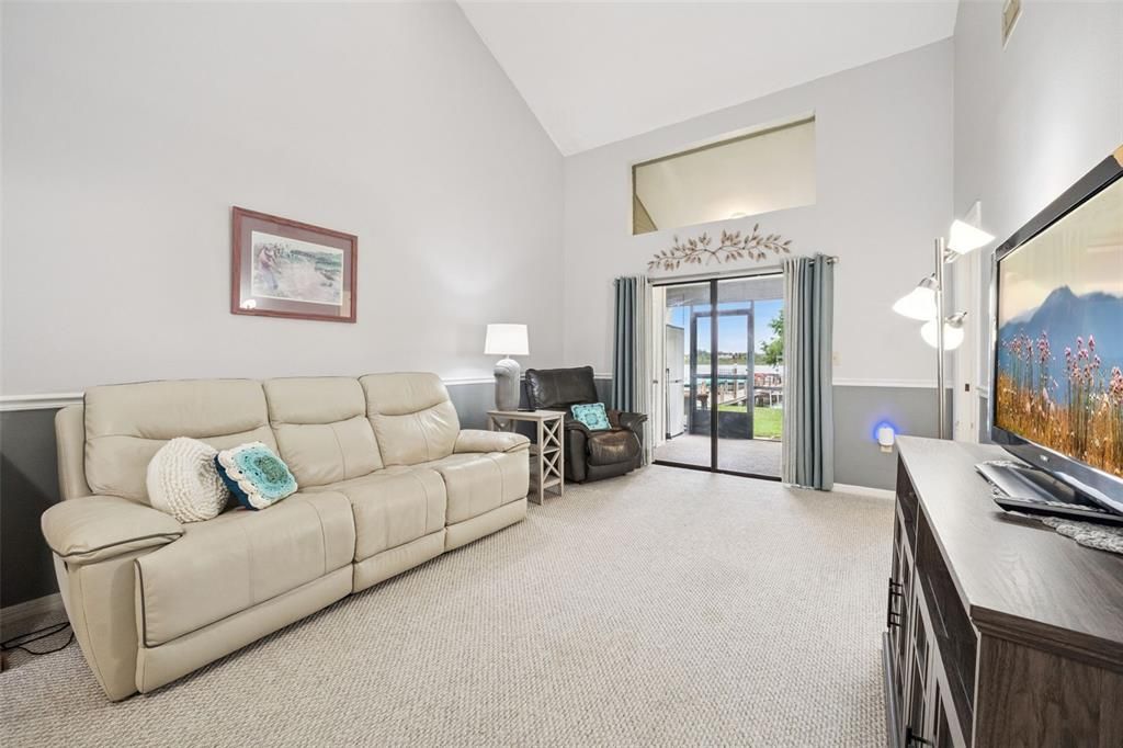 For Sale: $169,000 (2 beds, 2 baths, 845 Square Feet)